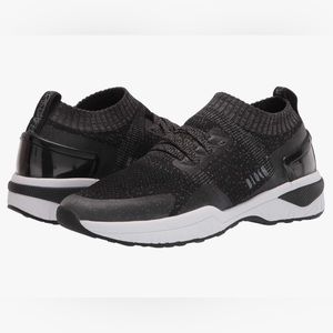 Bloch 9 Women's NEW Alcyone Cross Trainer Black White Sneakers Slip On Shoe NWOB